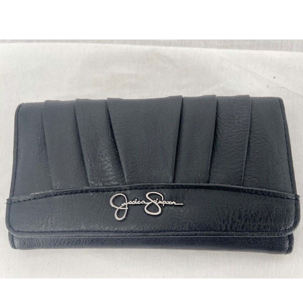 Jessica Simpson Black Pleated Trifold Wallet Leopard Print Interior Silver‎ Logo